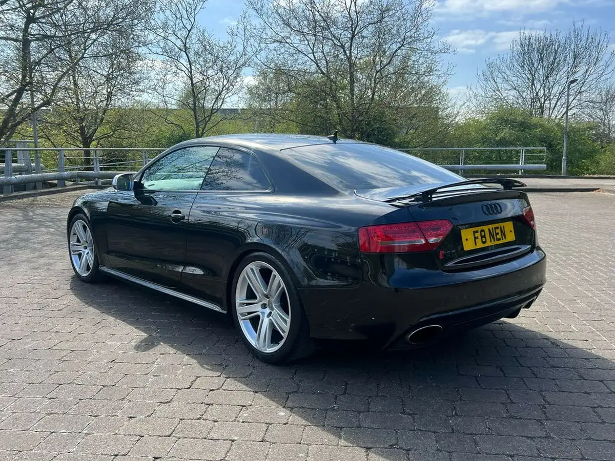 2011-audi-rs5-42-quattro-big-6