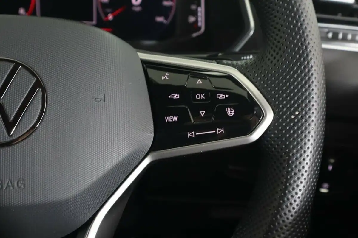 2022-volkswagen-tiguan-allspace-15-tsi-r-line-big-15