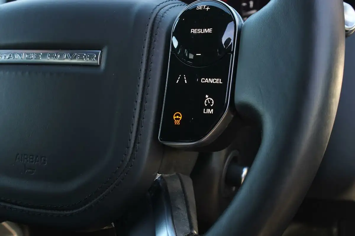 2019-land-rover-range-rover-30-sd-v6-vogue-big-22