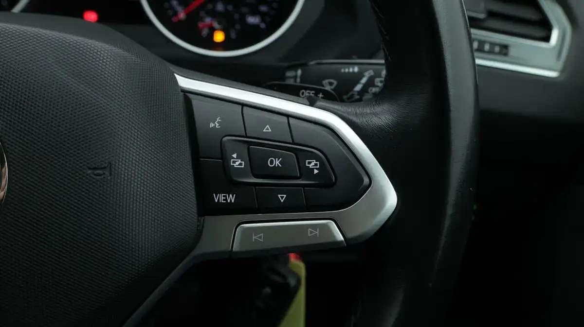 2020-volkswagen-tiguan-15-tsi-life-150ps-dsg-big-24