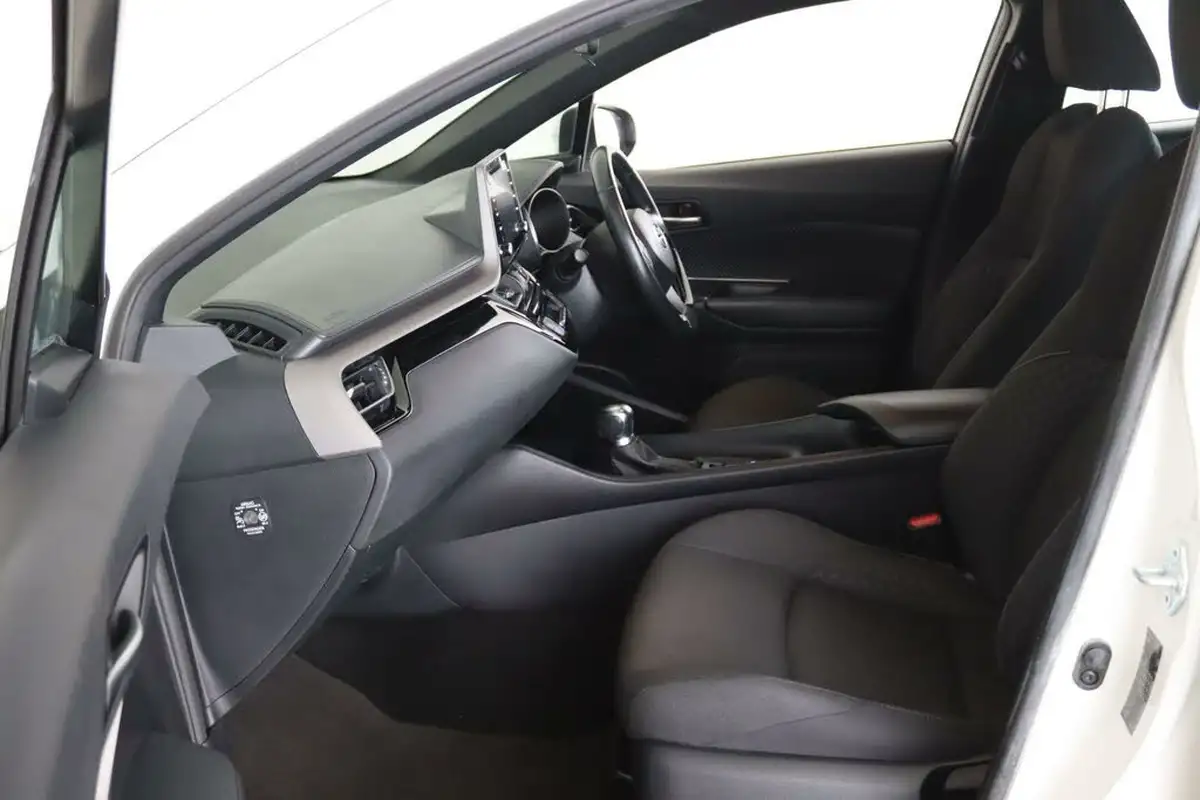 2021-toyota-c-hr-18-vvt-i-icon-big-10