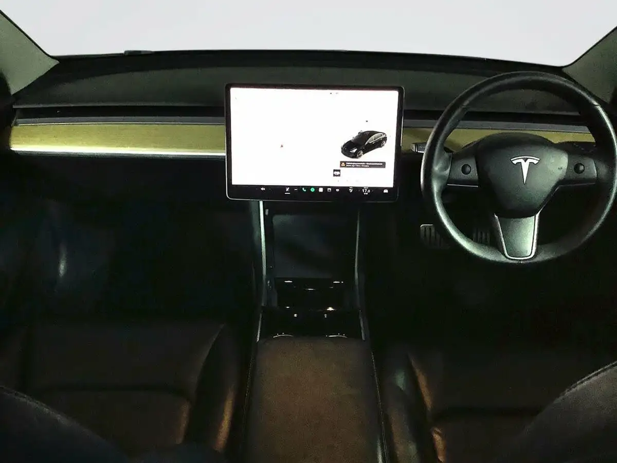 2020-tesla-model-3-e-performance-big-2