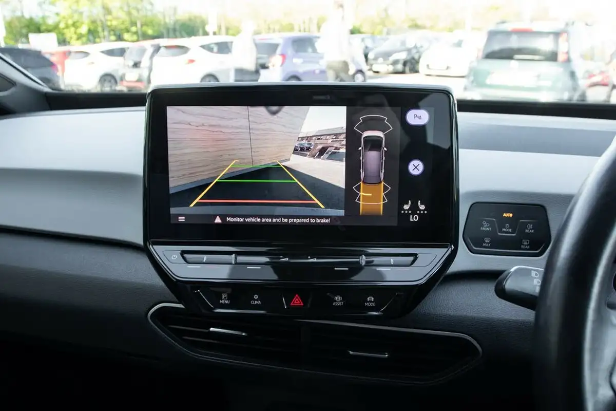 2020-volkswagen-id3-e-business-big-29