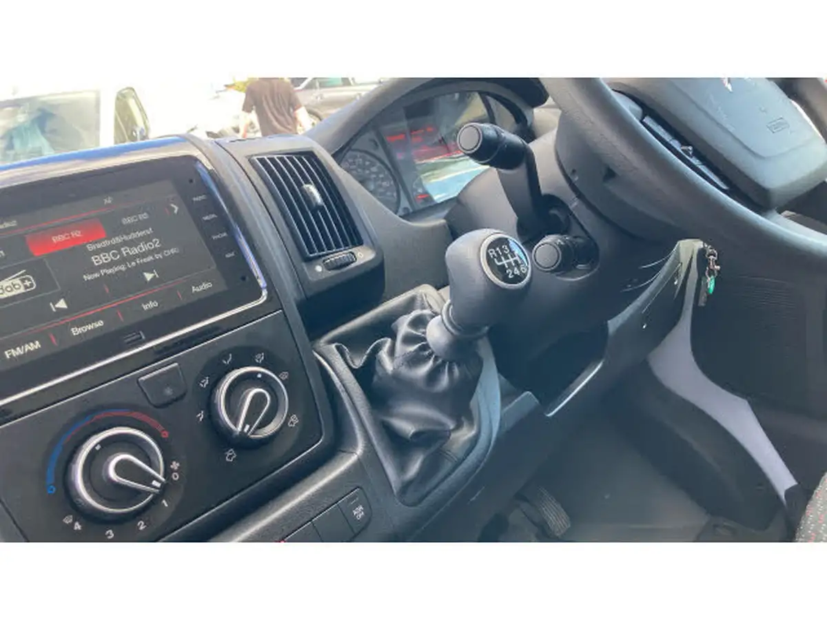 2023-citroen-relay-22bluehdi-35-l3h2-enterprise-edition-panel-big-12