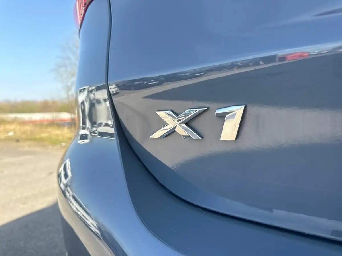 2019-bmw-x1-big-40