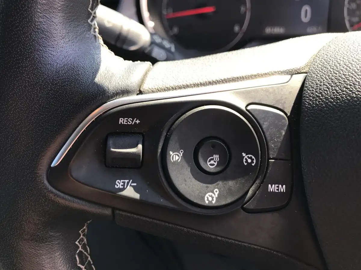 2022-vauxhall-crossland-12-elite-edition-130ps-auto-big-23