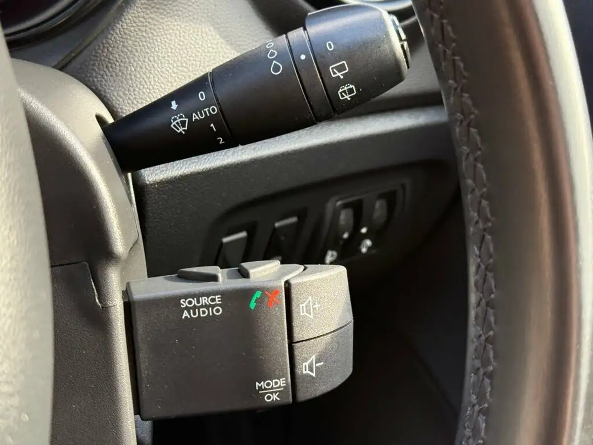 2018-renault-captur-12-tce-dynamique-s-nav-big-29
