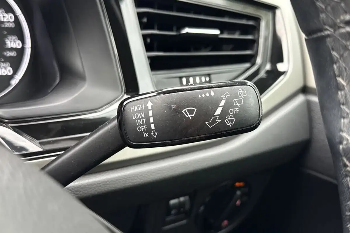 2021-volkswagen-polo-10-match-big-26