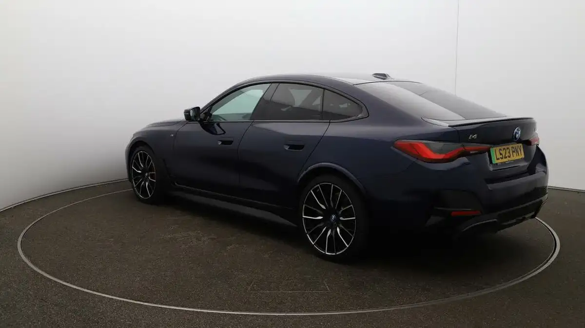 2023-bmw-i4-e-m50-big-5