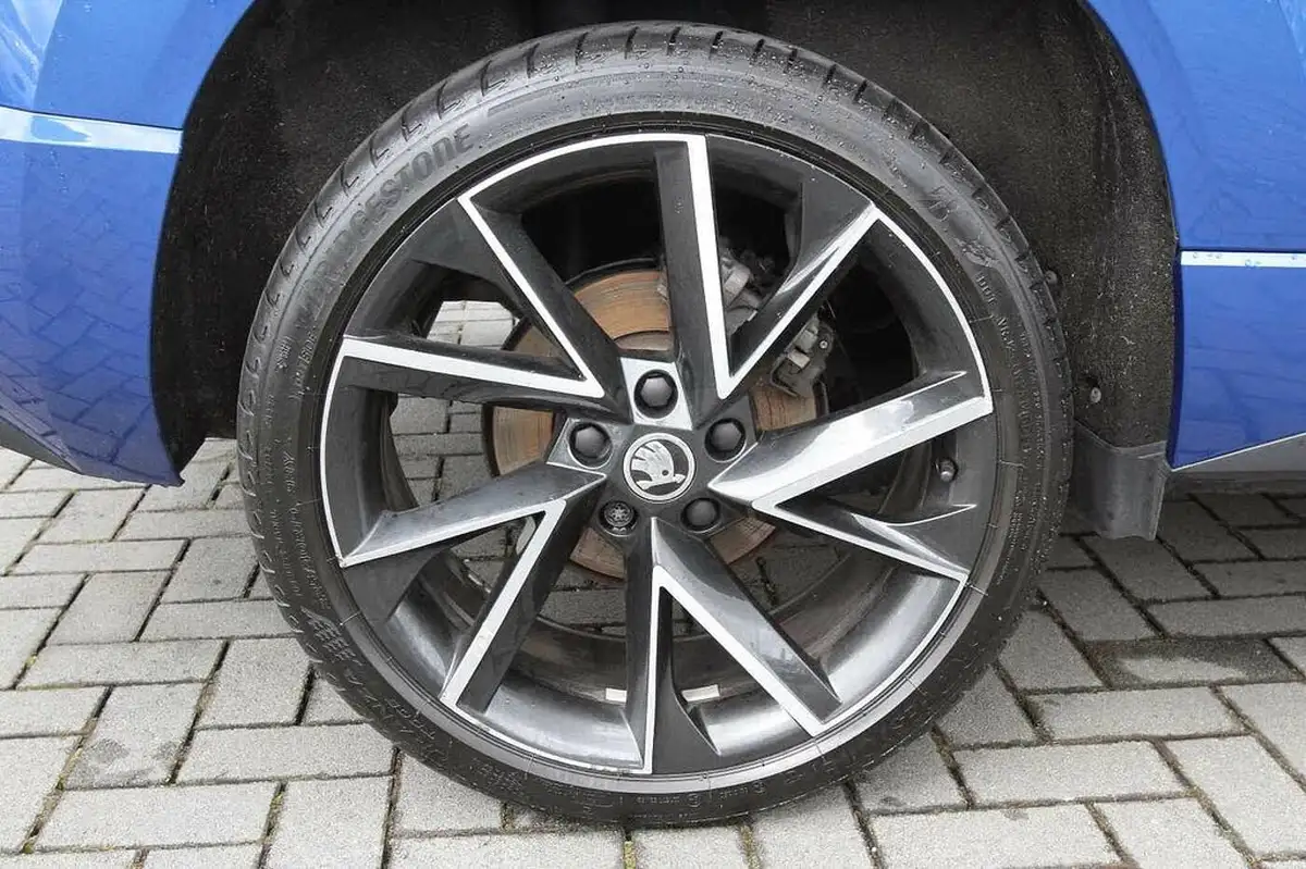 2022-skoda-karoq-15-tsi-sportline-dsg-big-4