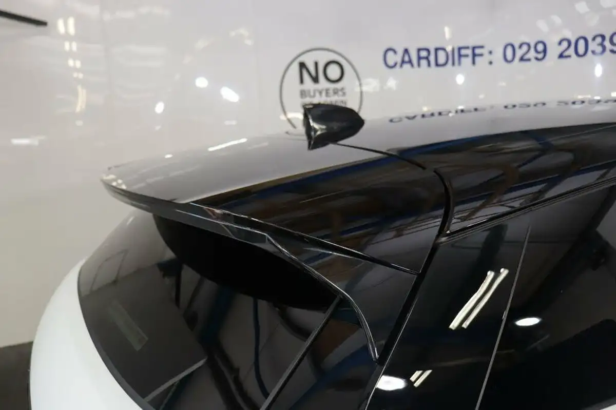 2023-land-rover-range-rover-evoque-15-p300e-r-dynamic-se-big-22