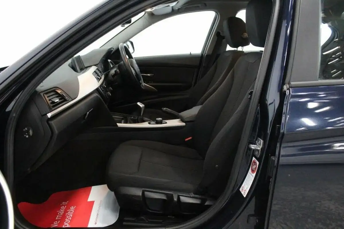 2014-bmw-3-series-20td-318d-se-saloon-4d-big-42