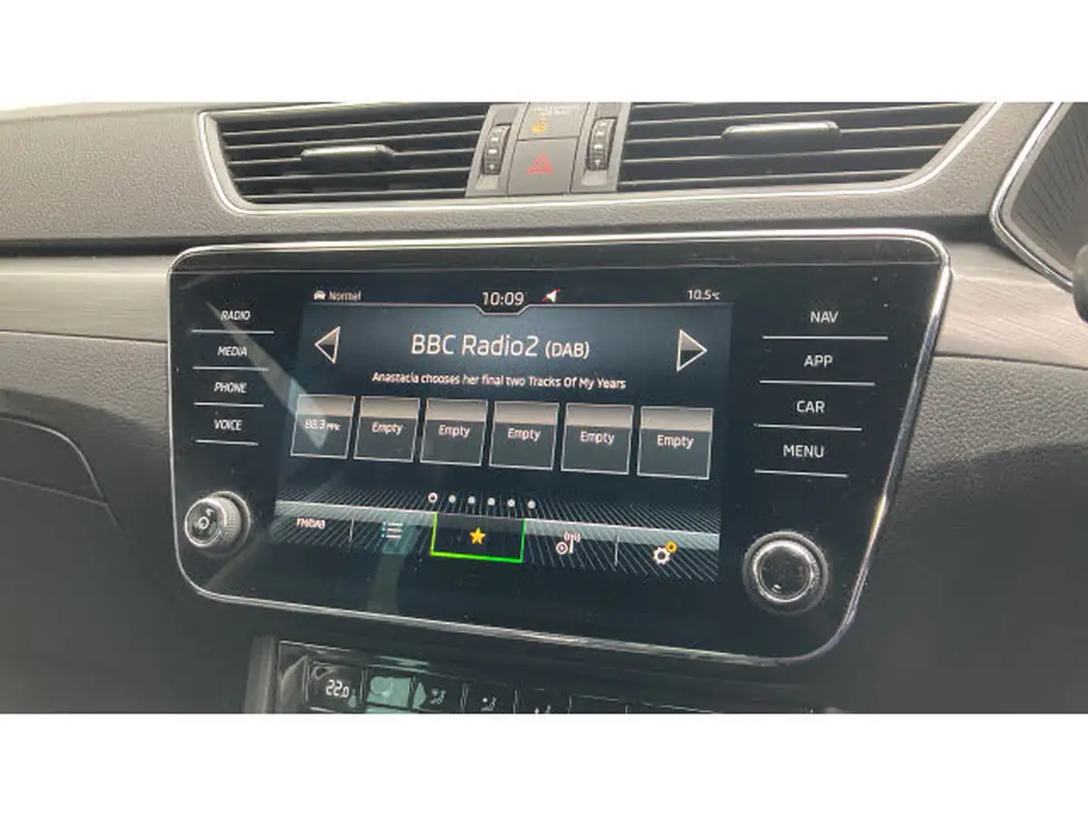 2023-skoda-superb-20tdi-se-l-200ps-estate-dsg-big-11