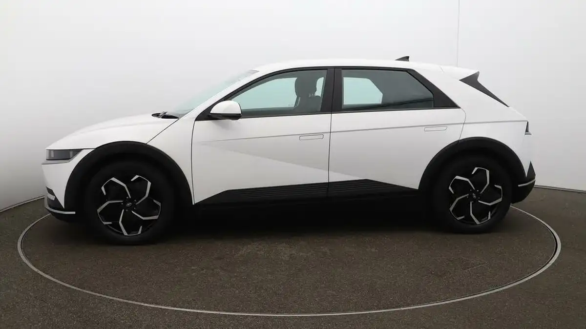 2022-hyundai-ioniq-5-e-se-connect-big-4