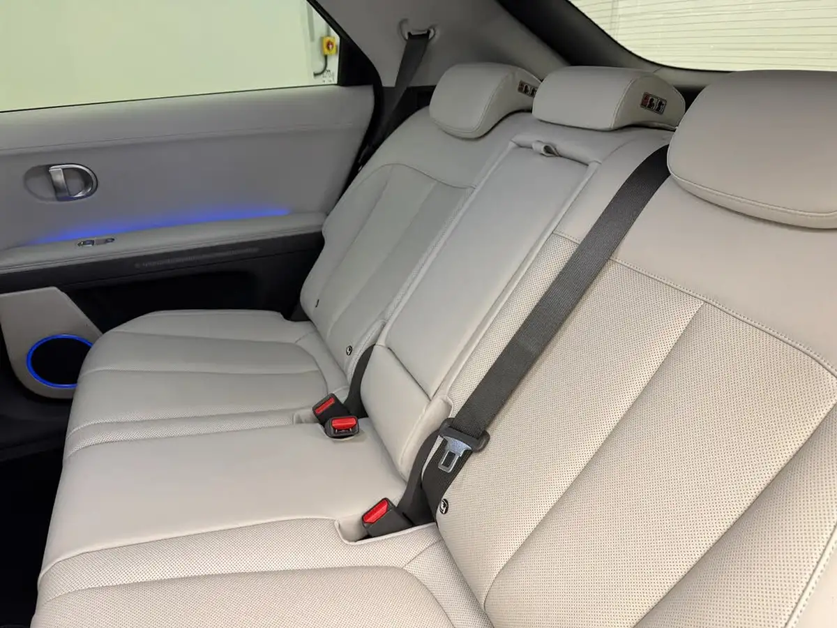 2021-hyundai-ioniq-5-e-ultimate-305ps-73kwh-awd-big-12
