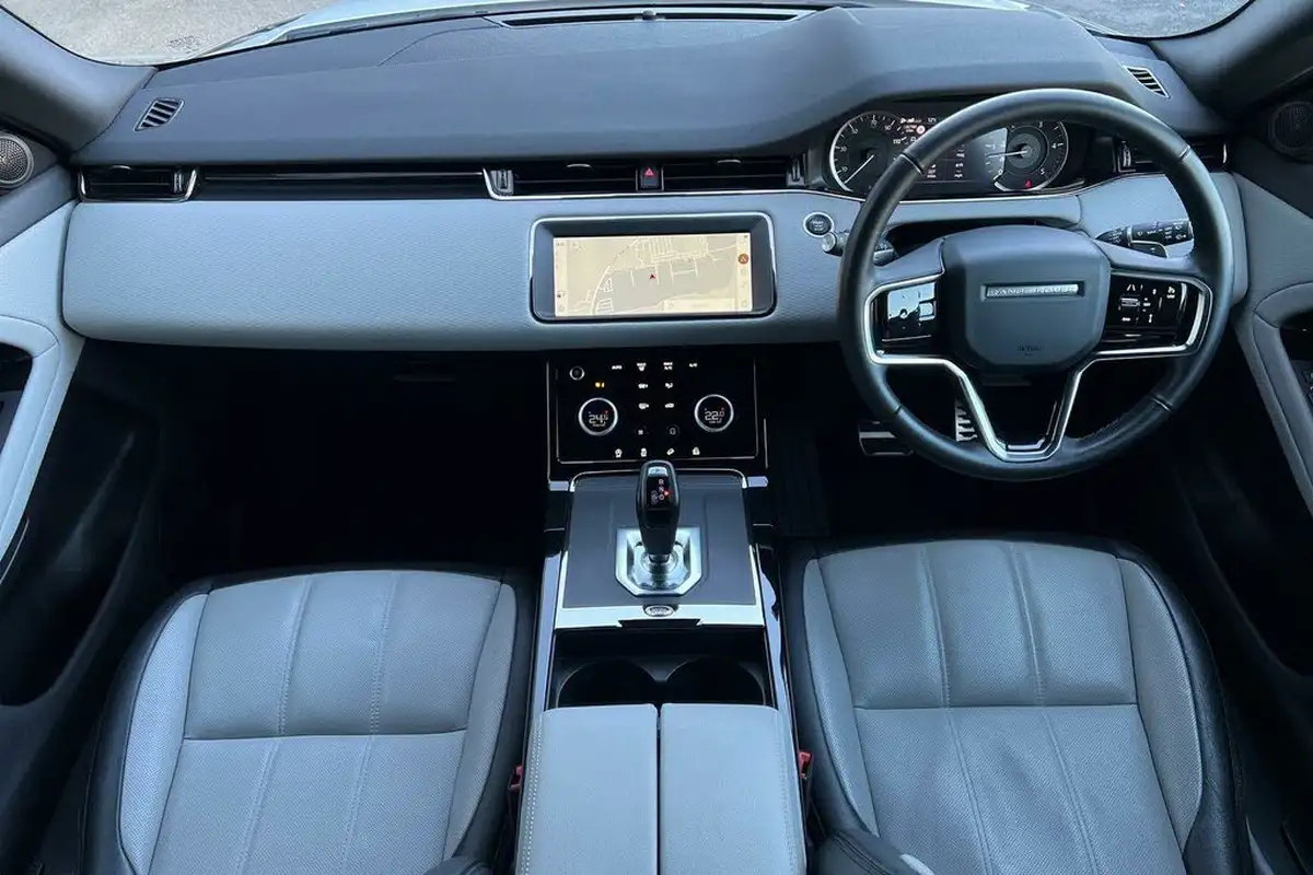 2022-land-rover-range-rover-evoque-20-d200-r-dynamic-s-big-3
