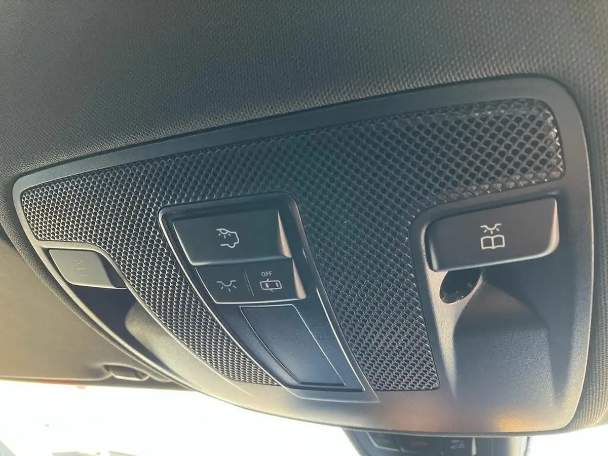 2018-mercedes-benz-a-class-16-a160-amg-line-ss-big-51