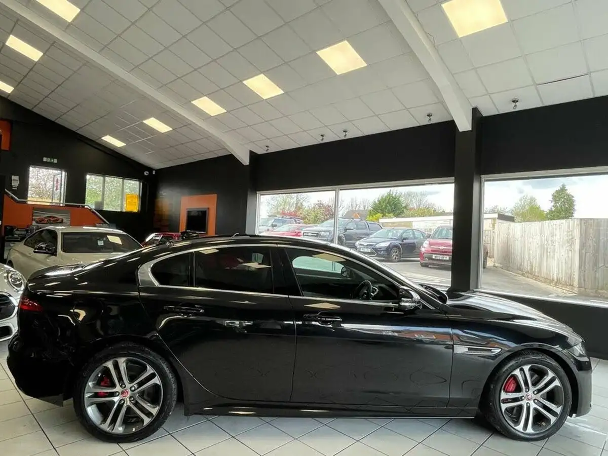 2021-jaguar-xe-20-d200-r-dynamic-hse-big-19