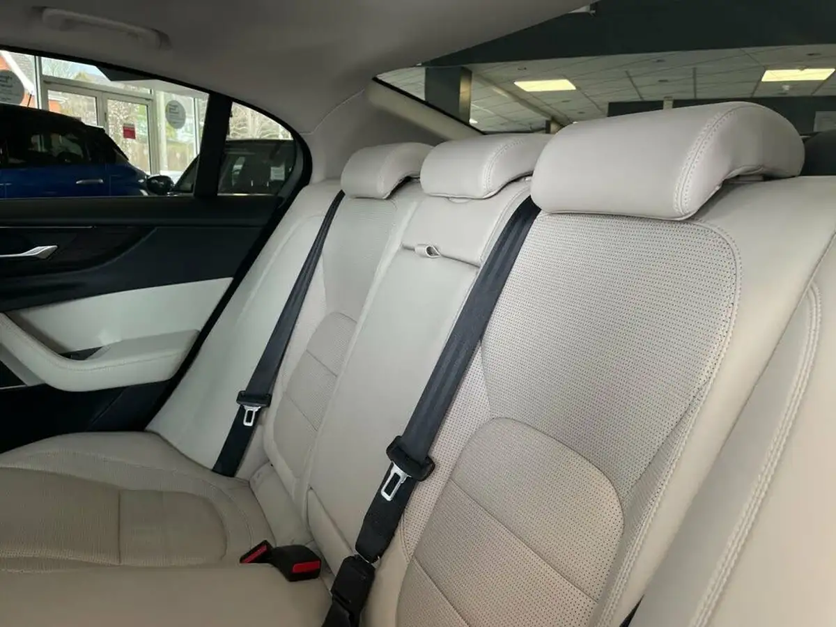 2021-jaguar-xe-20-d200-r-dynamic-hse-big-67