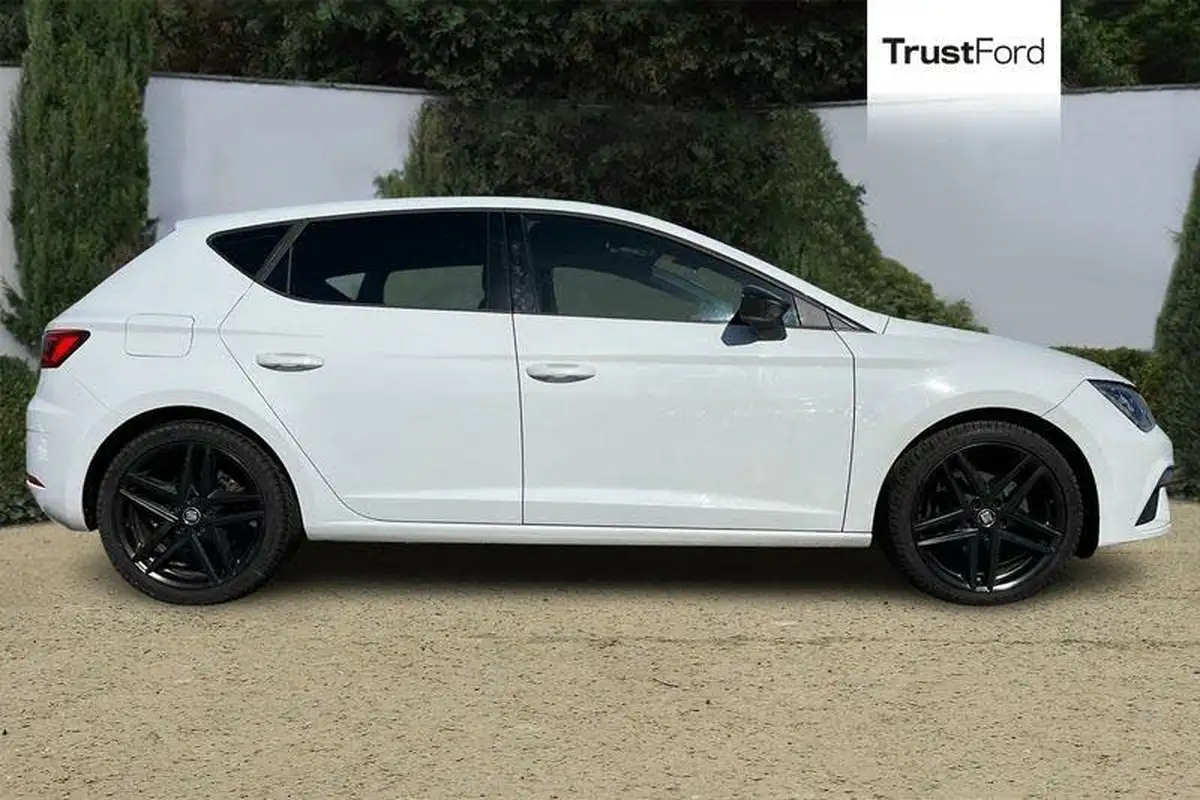 2020-seat-leon-15-tsi-evo-fr-black-edition-130ps-hatchback-big-2
