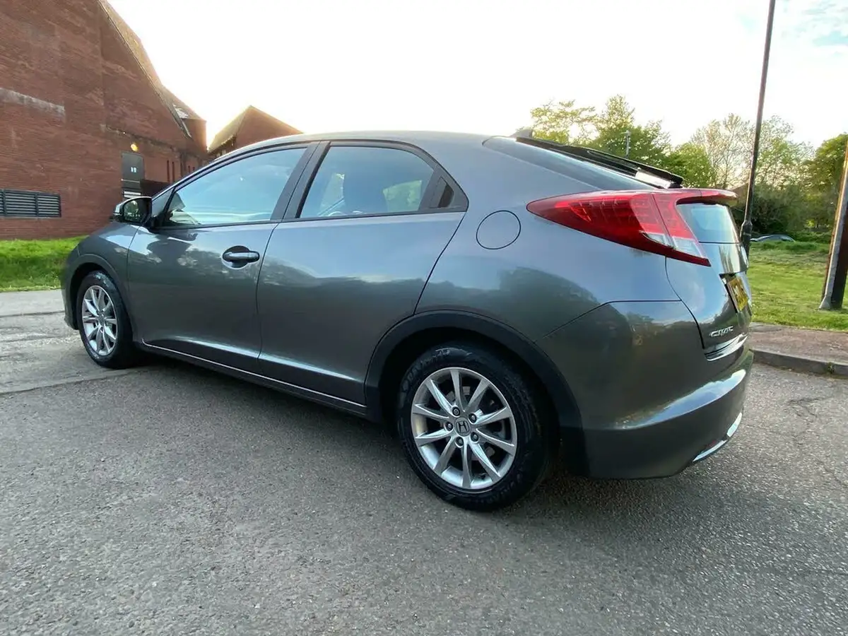 2013-honda-civic-18-es-auto-big-8