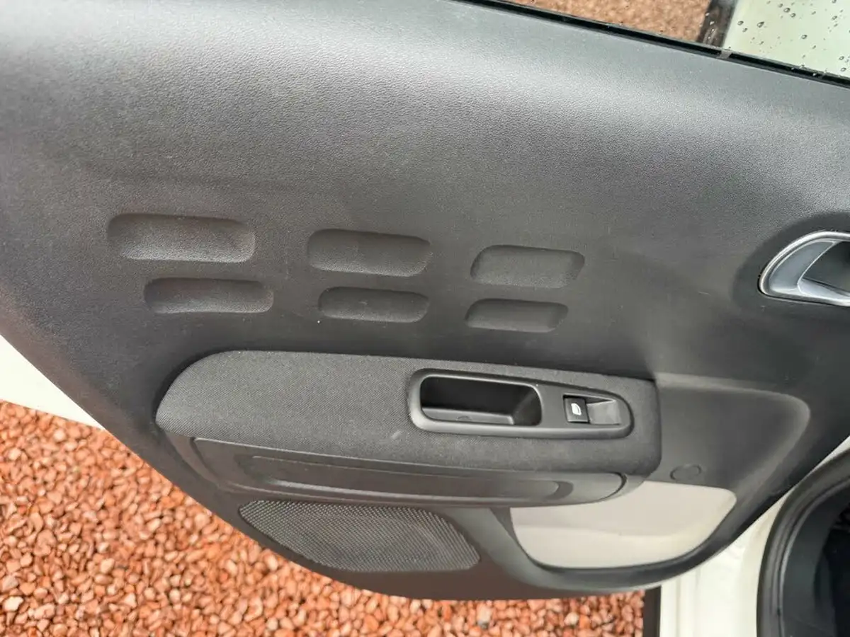 2017-citroen-c3-12-puretech-flair-82ps-big-42