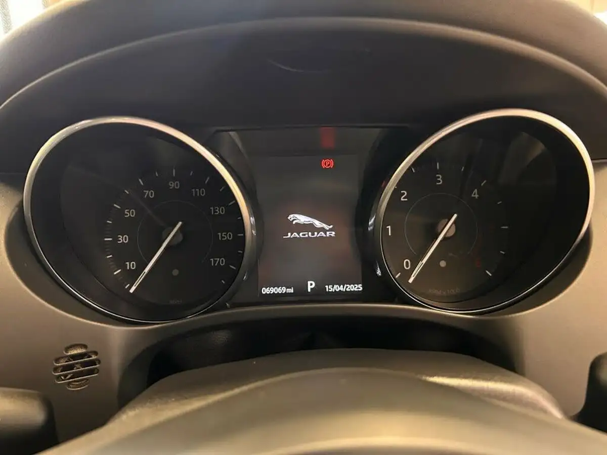 2017-jaguar-f-pace-20-i4d-portfolio-180ps-awd-auto-big-19