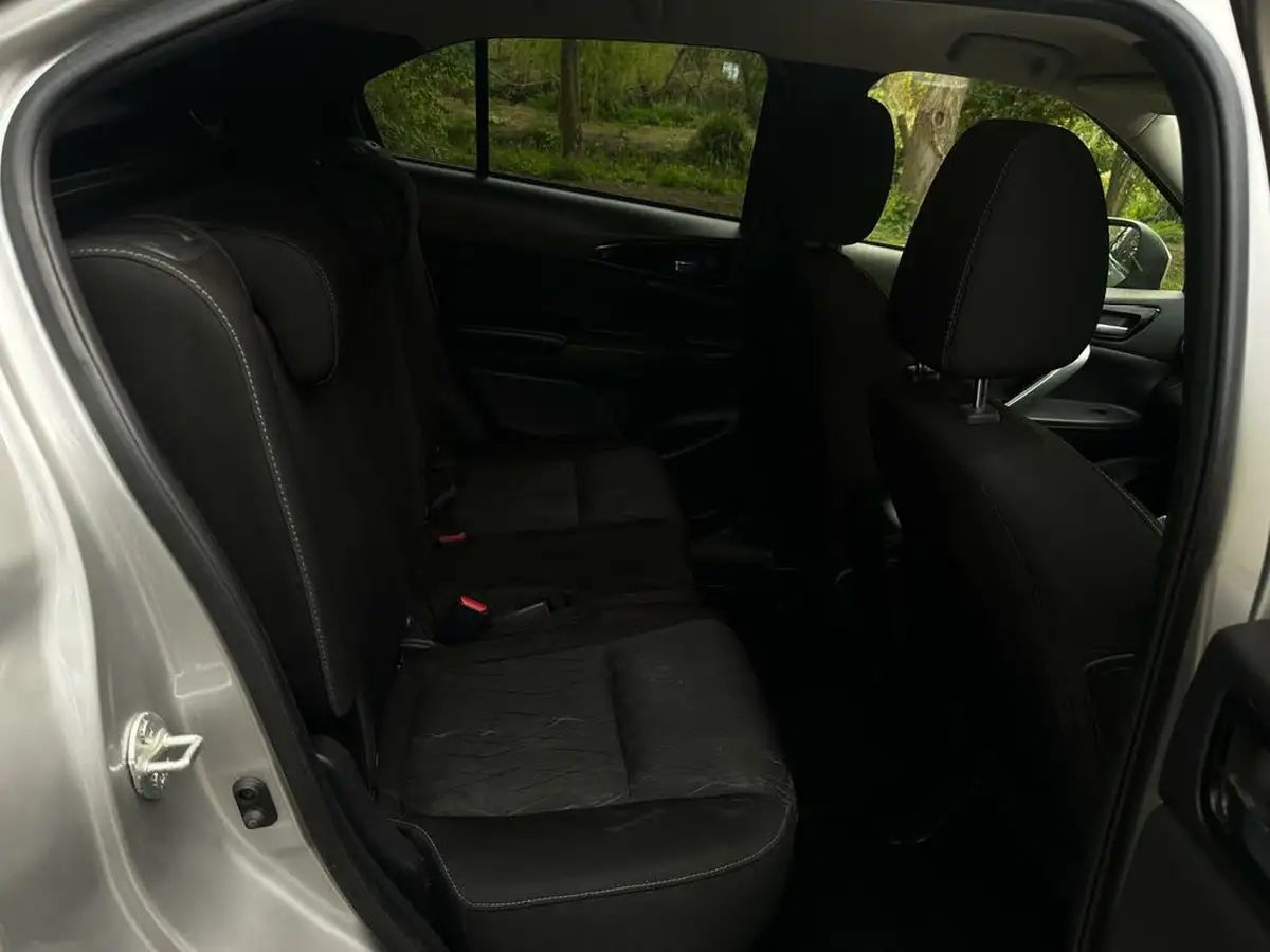 2018-mitsubishi-eclipse-cross-15-3-big-39