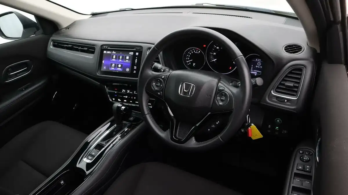 2017-honda-hr-v-15-i-vtec-se-cvt-big-9