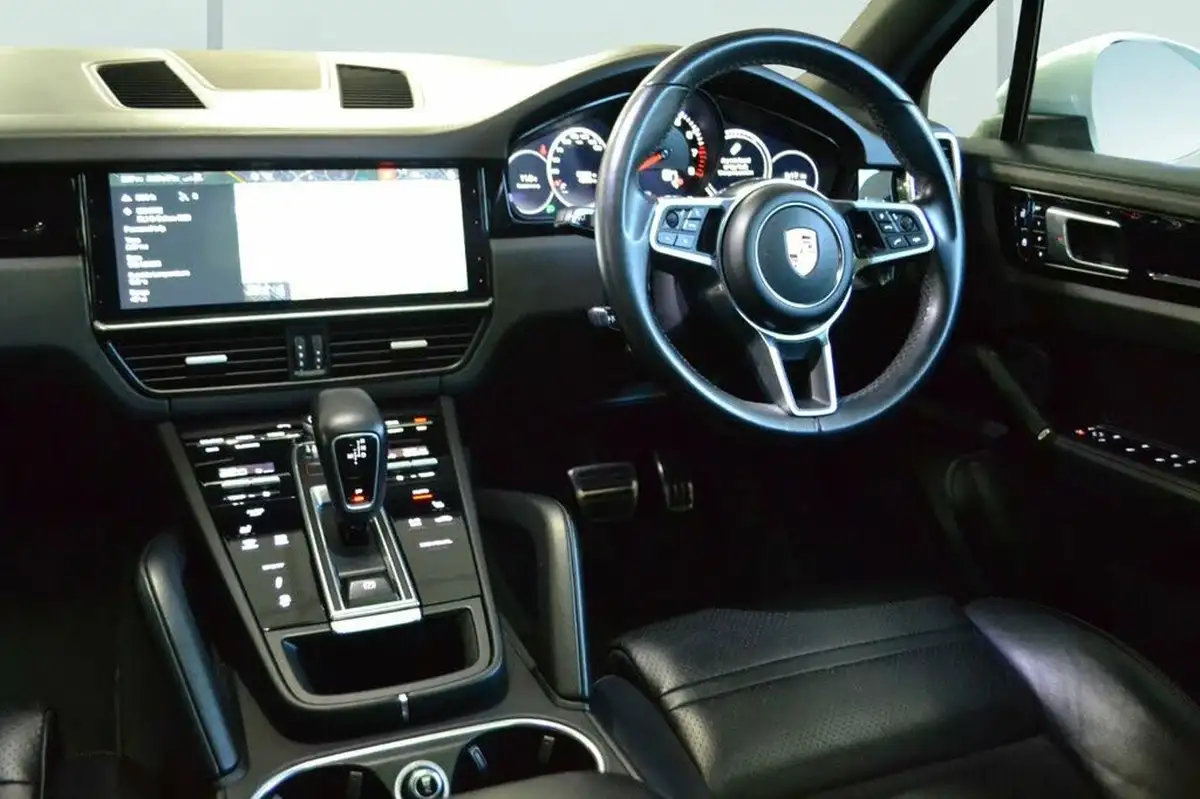2020-porsche-cayenne-30-v6-s-big-33