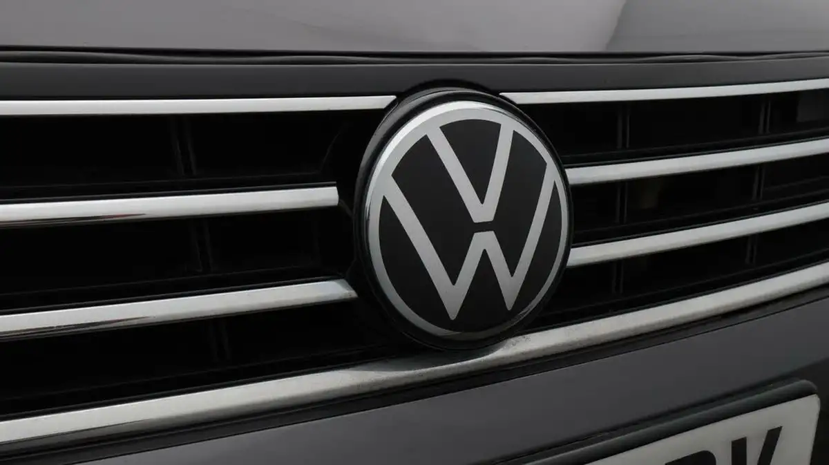 2022-volkswagen-passat-15-tsi-sel-estate-5d-dsg-big-21