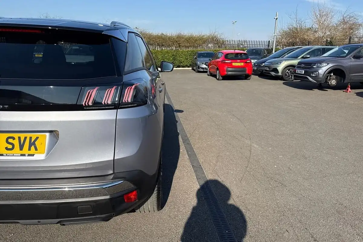 2024-peugeot-3008-suv-12-puretech-allure-136ps-hybrid-e-dsc6-big-33