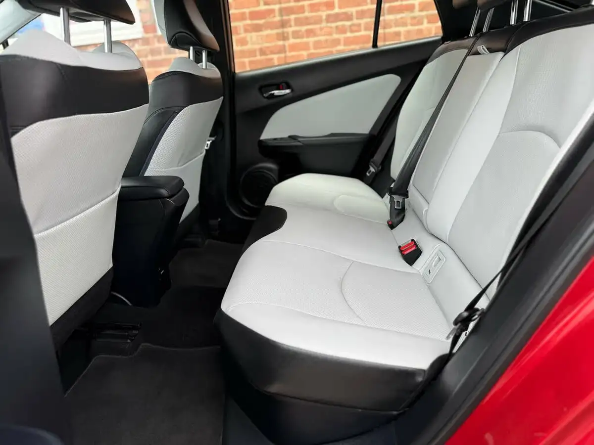 2016-toyota-prius-18-vvt-i-excel-big-33