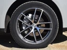 2022-porsche-macan-20-small-28