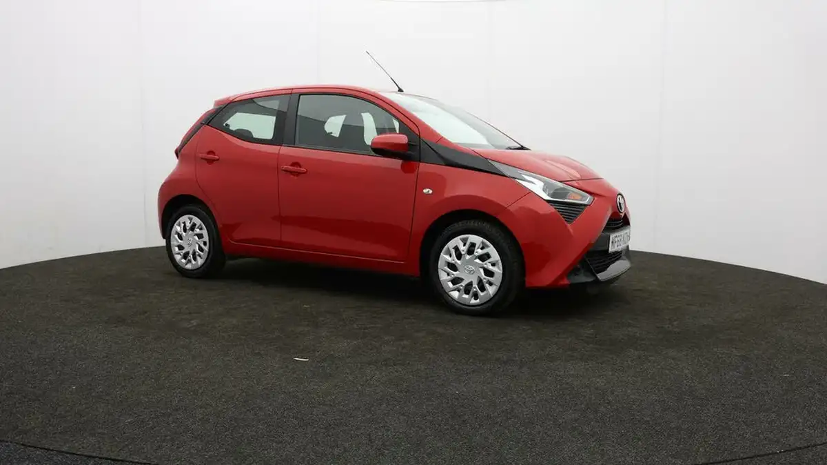 2018-toyota-aygo-10-vvt-i-x-play-71bhp-5d-big-38