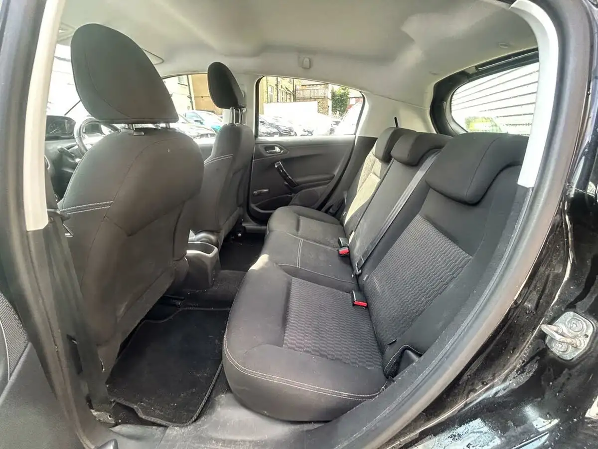 2016-peugeot-208-16bluehdi-active-5d-big-9