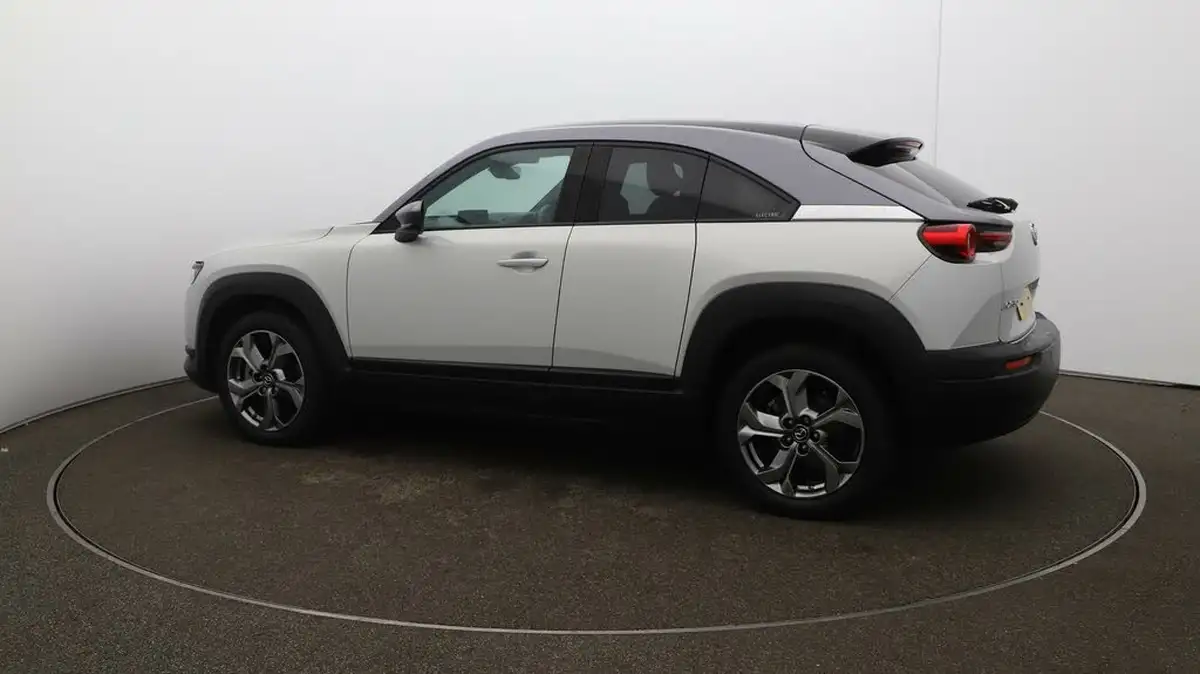 2021-mazda-mx-30-e-first-edition-big-40