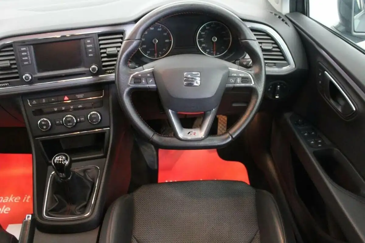 2015-seat-leon-14-fr-tech-pack-tsi-hatchback-5d-1390cc-big-38