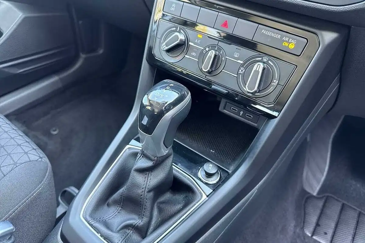 2022-volkswagen-t-cross-10-tsi-se-110ps-dsg-big-16