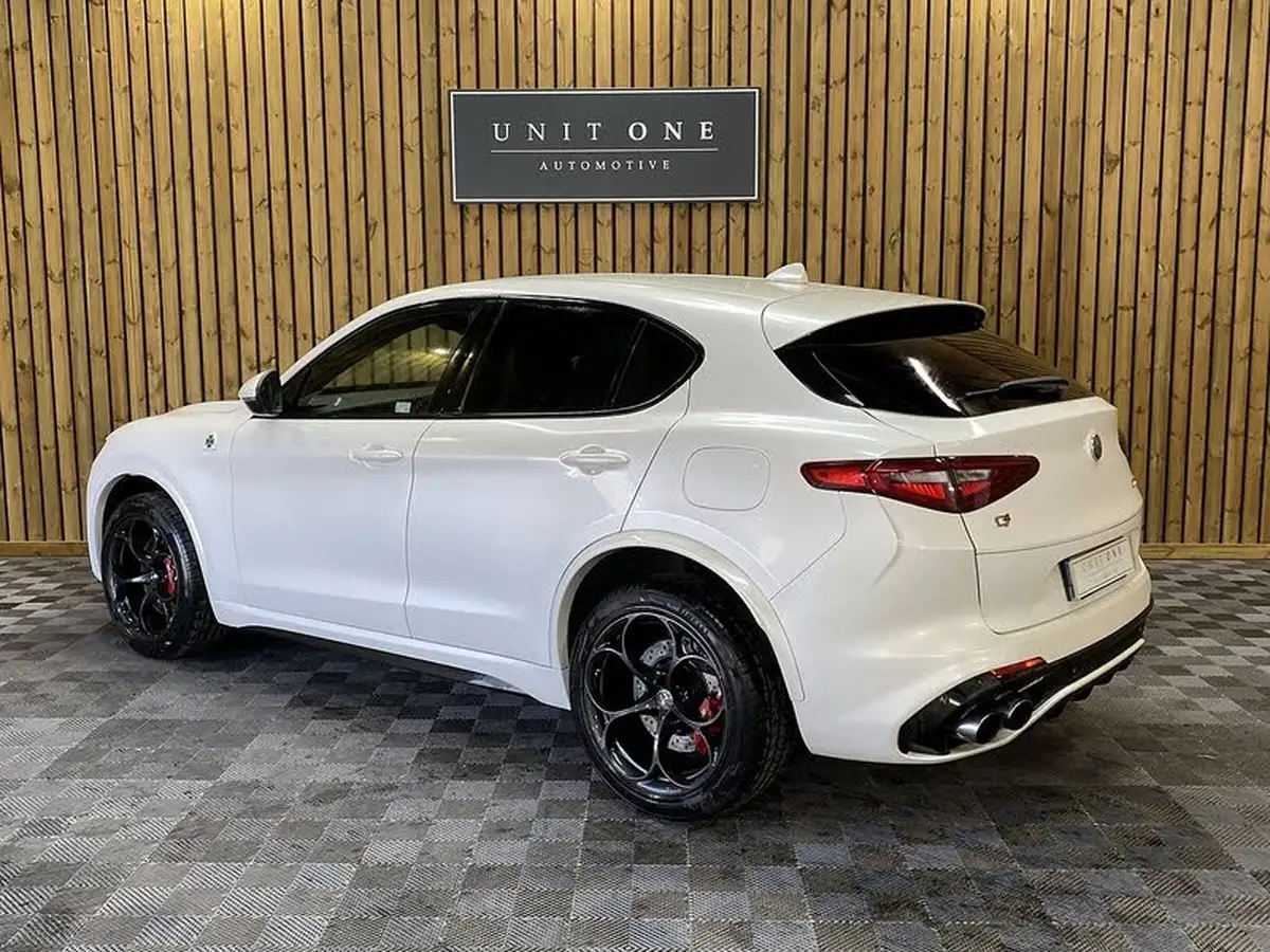 2019-alfa-romeo-stelvio-29-biturbo-quadrifoglio-big-1