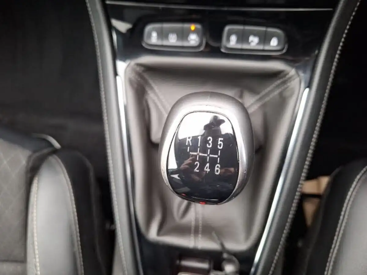 2020-vauxhall-grandland-x-12-sri-nav-big-17