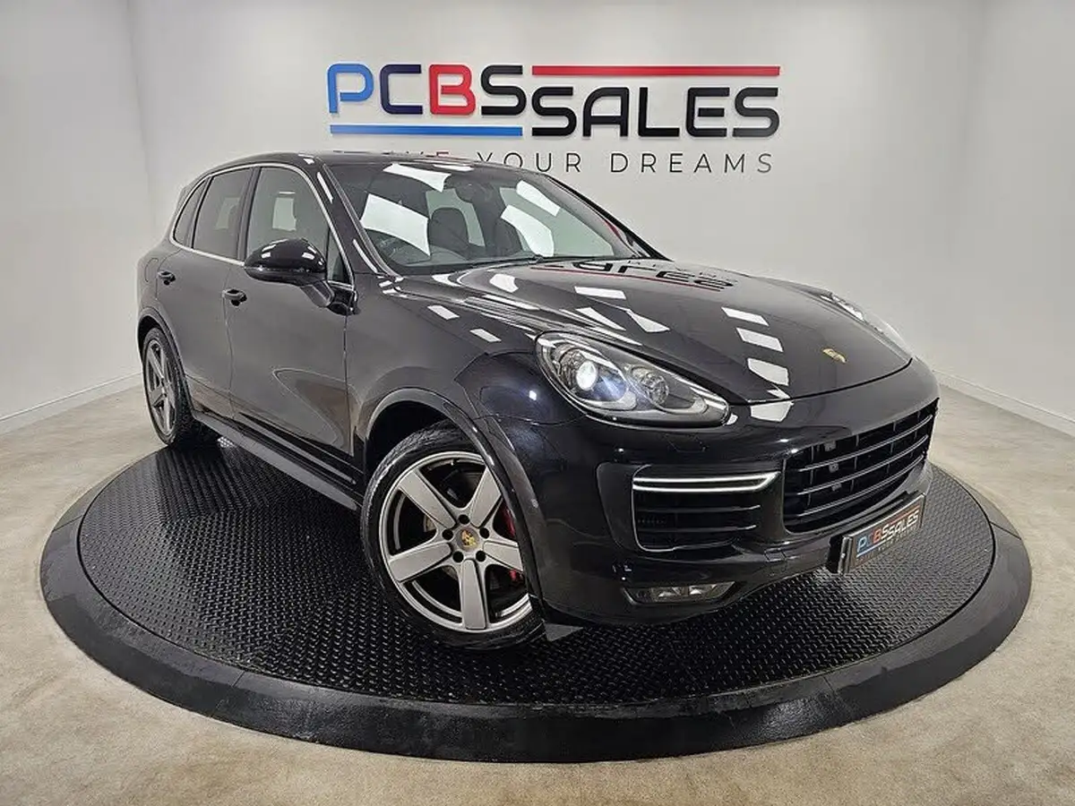 2015-porsche-cayenne-36-gts-big-37