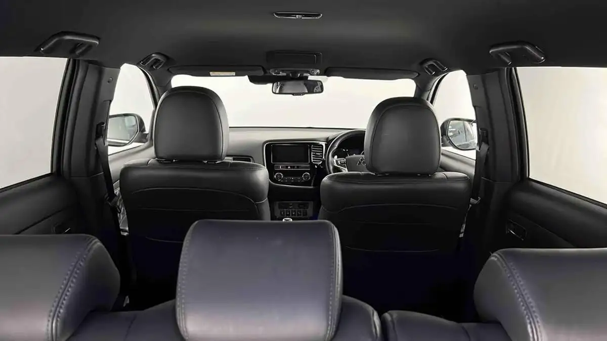 2019-mitsubishi-outlander-24-5hs-phev-big-43