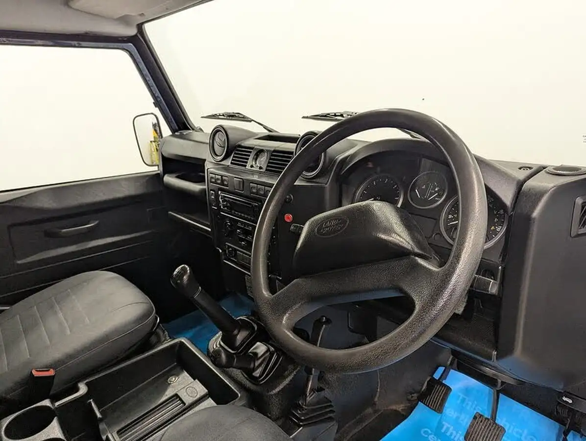 2012-land-rover-90-defender-22td-hard-top-big-17