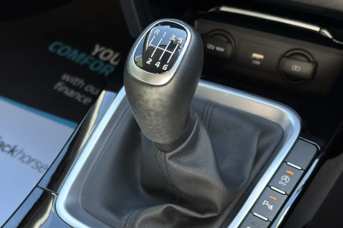 2022-kia-xceed-15-t-gdi-4-big-11