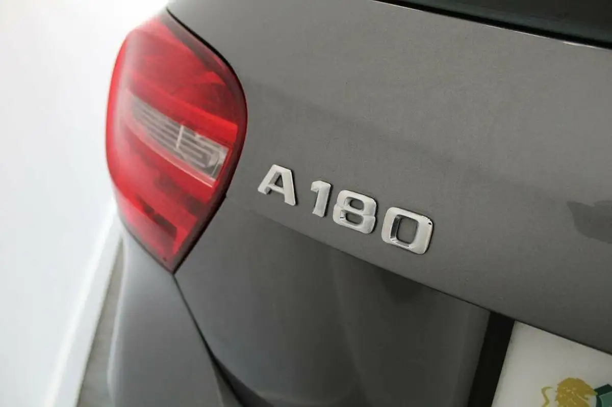 2015-mercedes-benz-a-class-15-cdi-a180-sport-109ps-7g-dct-big-10