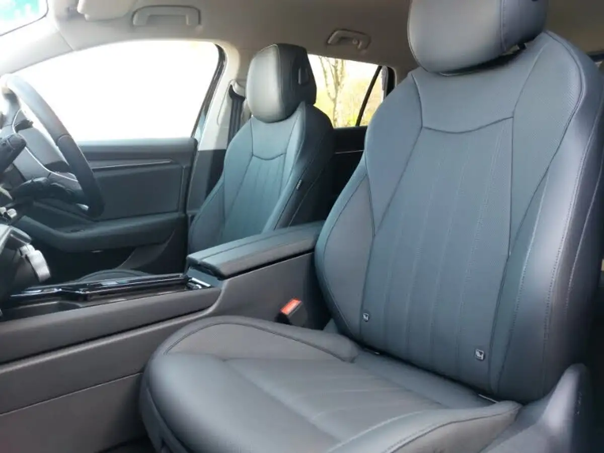 2024-skoda-superb-20tdi-se-l-150ps-scr-estate-dsg-big-11
