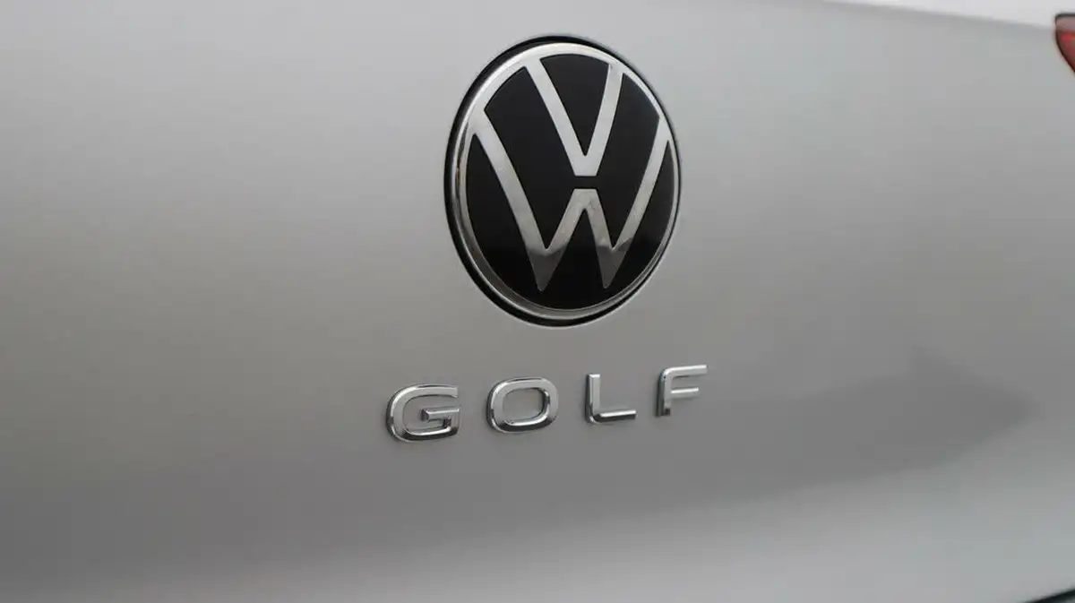 2022-volkswagen-golf-15-tsi-life-150ps-hatchback-big-20