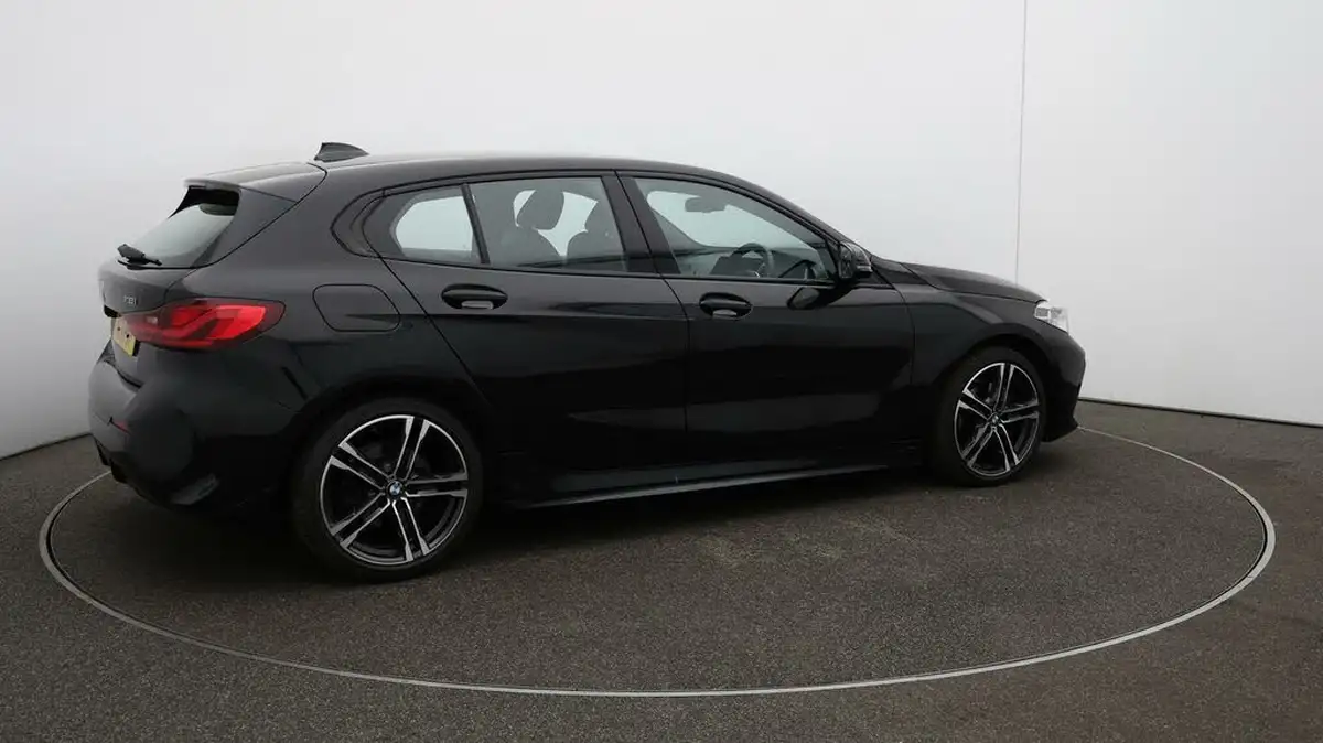 2022-bmw-1-series-15-118i-m-sport-lcp-dct-big-43