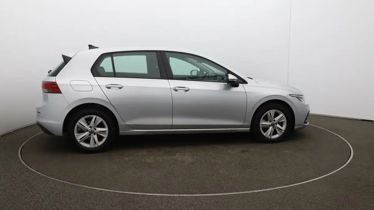 2022-volkswagen-golf-15-tsi-life-150ps-hatchback-big-41